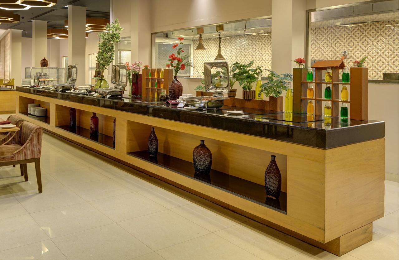 Hotel Naveen Lakeside Hubballi-Dharwar Zewnętrze zdjęcie