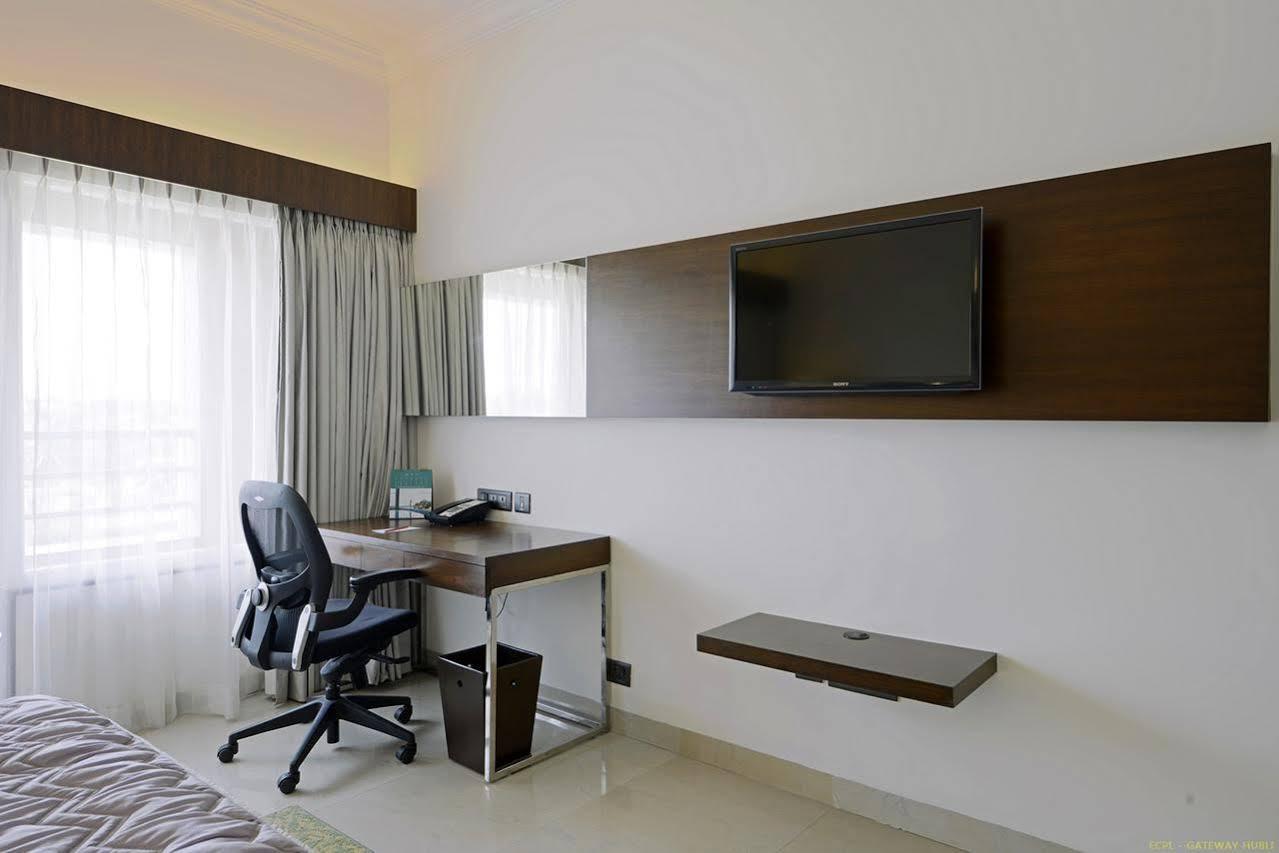 Hotel Naveen Lakeside Hubballi-Dharwar Zewnętrze zdjęcie