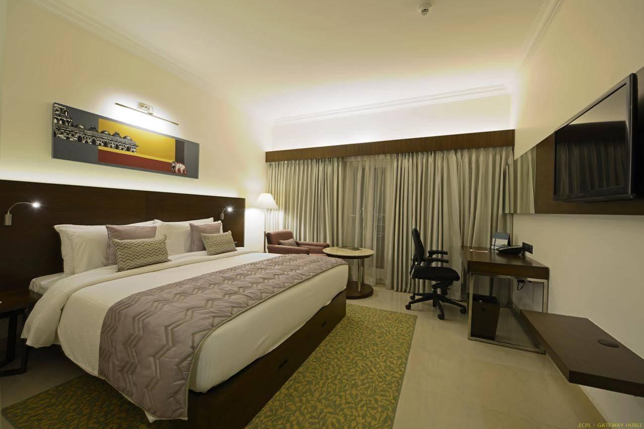Hotel Naveen Lakeside Hubballi-Dharwar Zewnętrze zdjęcie